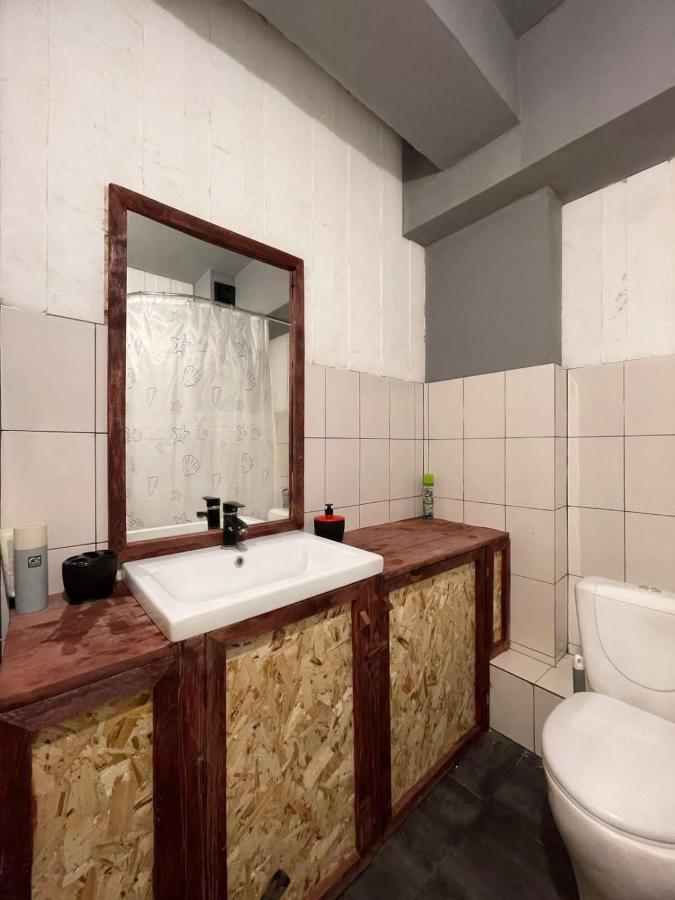Hostel Del Luna Алмати Екстер'єр фото