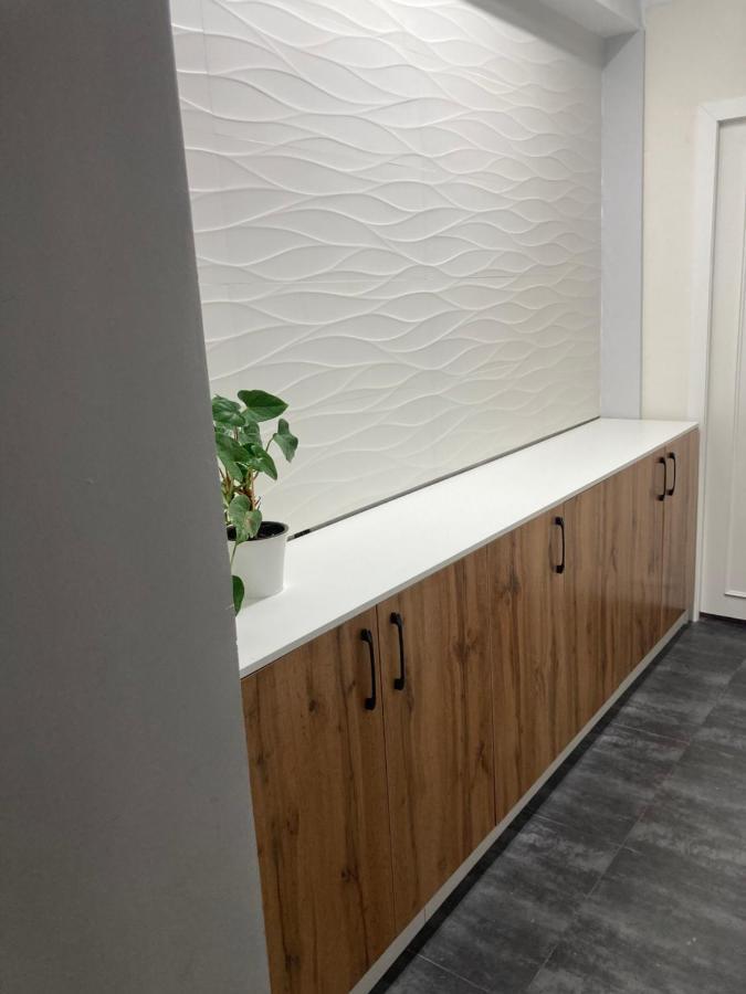 Hostel Del Luna Алмати Екстер'єр фото