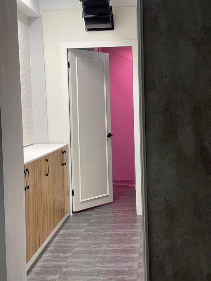 Hostel Del Luna Алмати Екстер'єр фото
