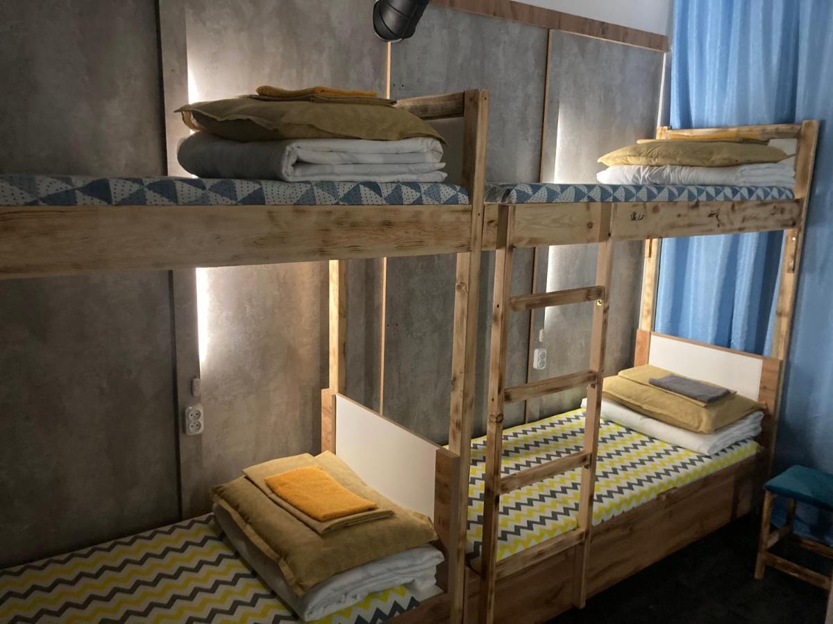 Hostel Del Luna Алмати Екстер'єр фото