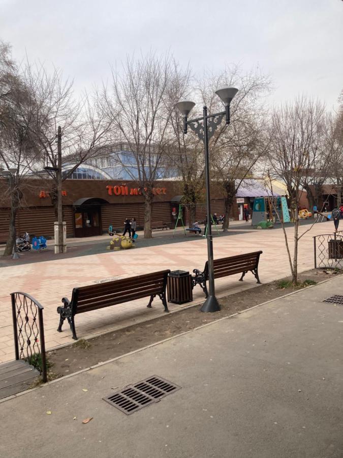 Hostel Del Luna Алмати Екстер'єр фото